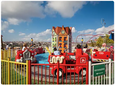 Private transfer service to Disneyland Paris with family chauffeur